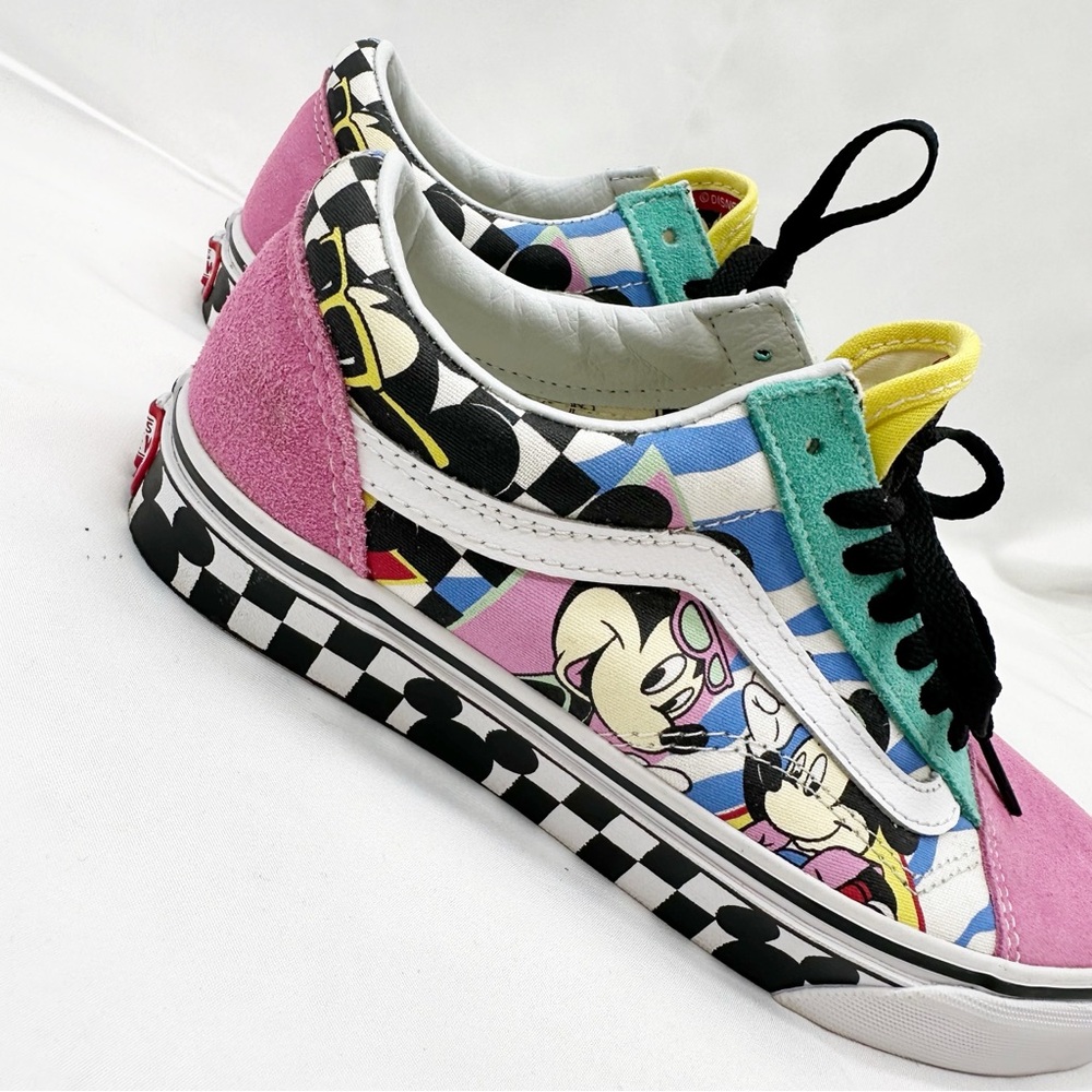 Vans Old Skool Disney 80's Mickey Shoes 90th Anniversary Sneakers Size 7.5 - Picture 3 of 9